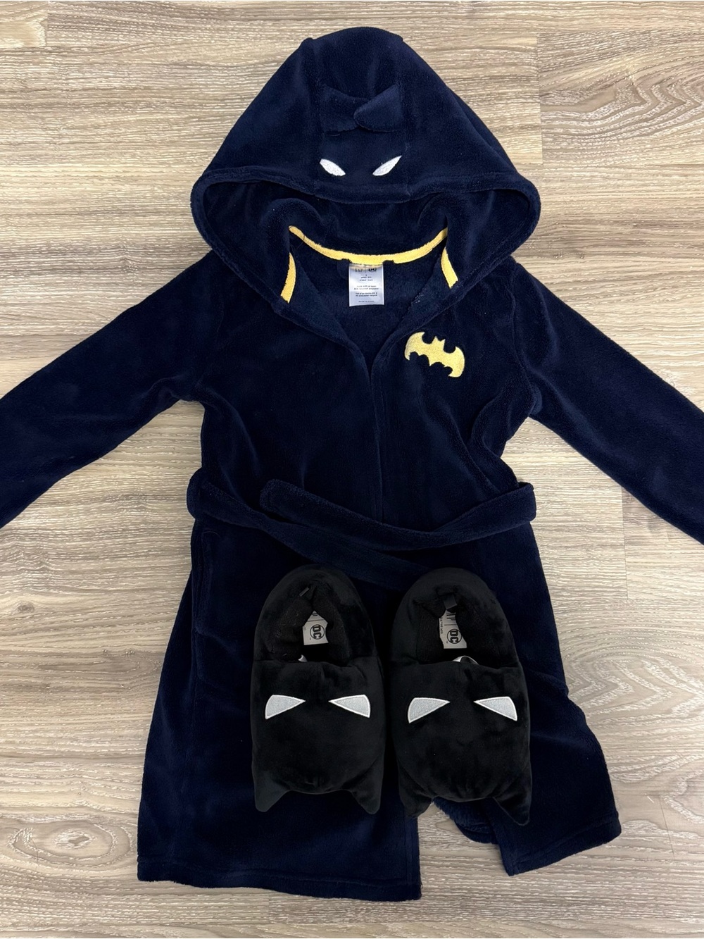 Size S (6) Gap Batman Bundle - Robe and Slippers